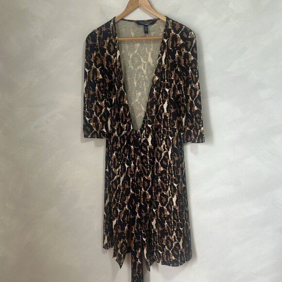 DVF Julian Leopard Print Silk Wrap Midi Dress Sz 2 neiman marcus - Picture 5 of 8
